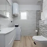 Δωμάτια σε οικογενειακή κατοικία Marina Ζαντάρ